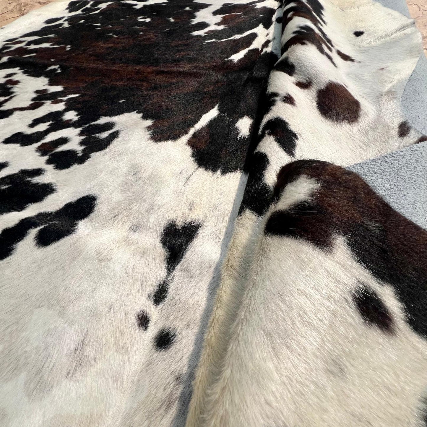 Cowhide Rug Genuine Tricolor XL (190 x 230cm)